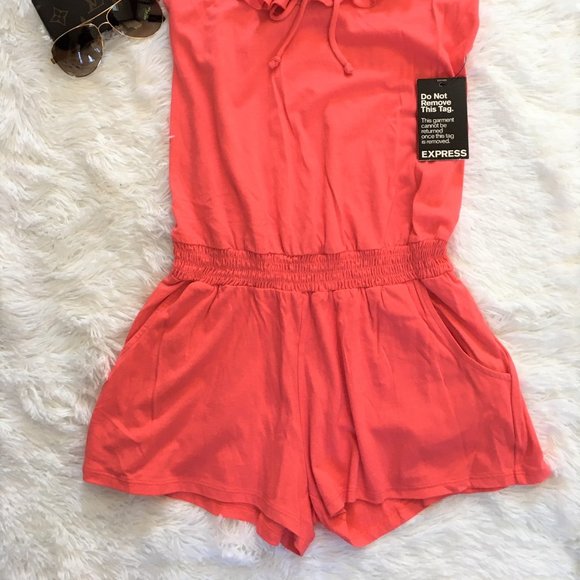 NWT Express Coral Ruffle Romper - Picture 2 of 5